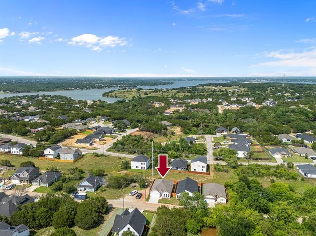 5847 Black Pine Circle, Granbury, TX 76048