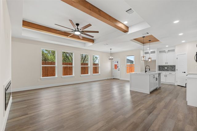 5847 Black Pine Circle, Granbury, TX 76048