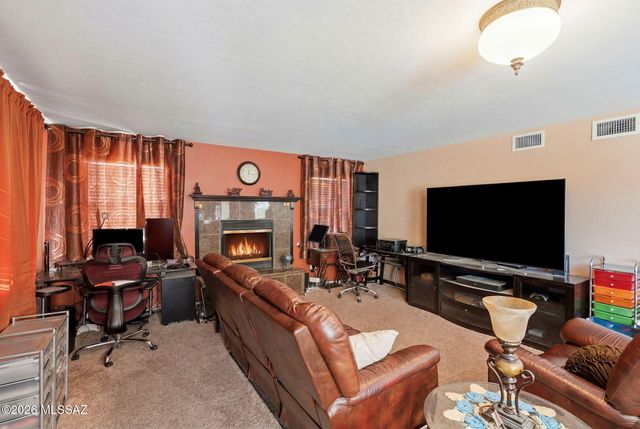 10248 E Buffaloberry Loop, Tucson, AZ 85748