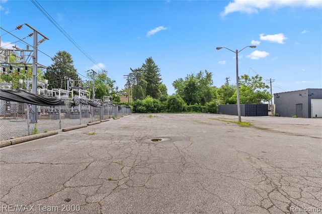 17170 Burgess, Detroit, MI 48219