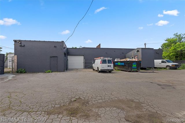 17170 Burgess, Detroit, MI 48219
