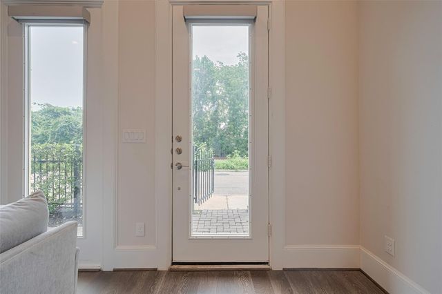 5308 S Capitol Street, Houston, TX 77023