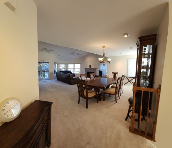 225 Willow Parkway, Buffalo Grove, IL 60089