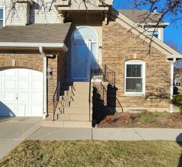225 Willow Parkway, Buffalo Grove, IL 60089