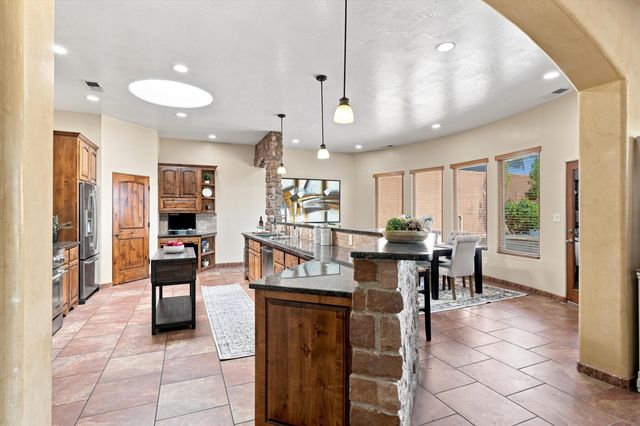 1241 22nd Avenue SE, Rio Rancho, NM 87124