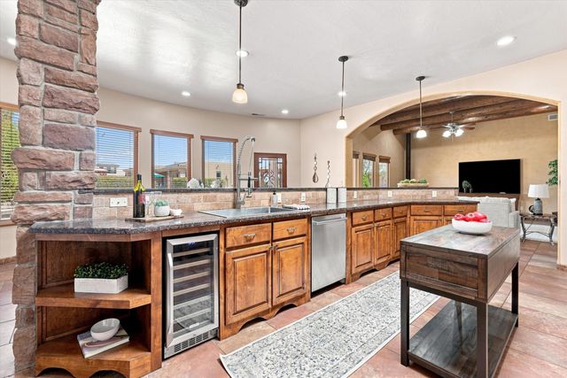 1241 22nd Avenue SE, Rio Rancho, NM 87124