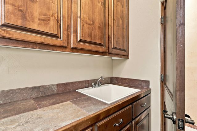 1241 22nd Avenue SE, Rio Rancho, NM 87124