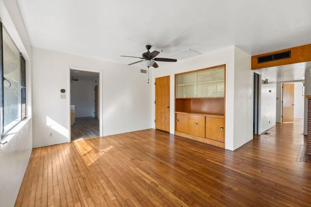 61 N Sinarle Place, Porterville, CA 93257