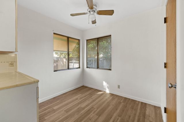 61 N Sinarle Place, Porterville, CA 93257