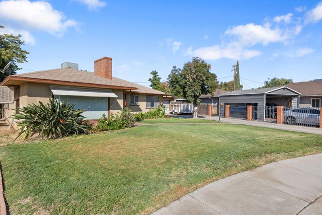 61 N Sinarle Place, Porterville, CA 93257