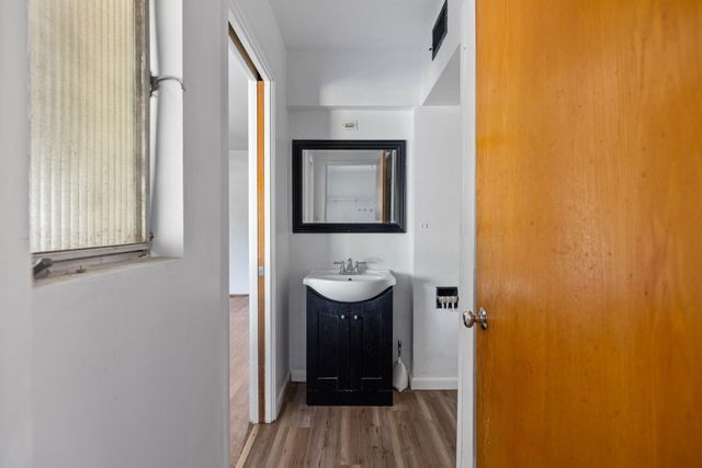 61 N Sinarle Place, Porterville, CA 93257