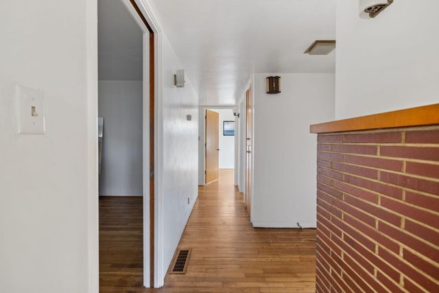 61 N Sinarle Place, Porterville, CA 93257