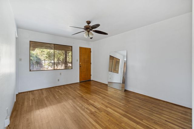 61 N Sinarle Place, Porterville, CA 93257