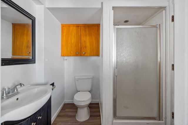 61 N Sinarle Place, Porterville, CA 93257