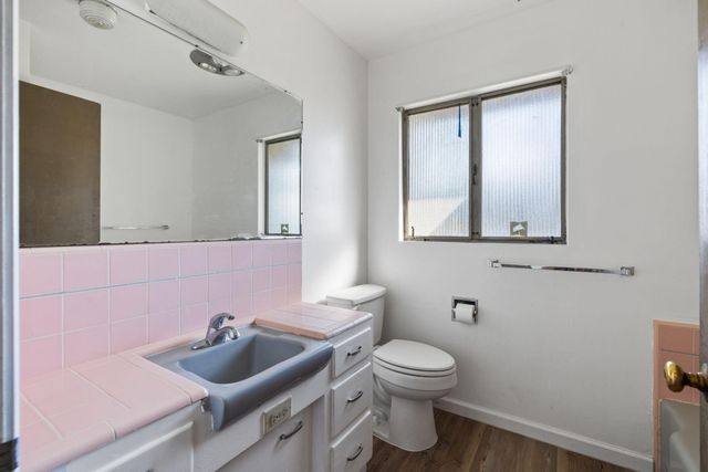 61 N Sinarle Place, Porterville, CA 93257