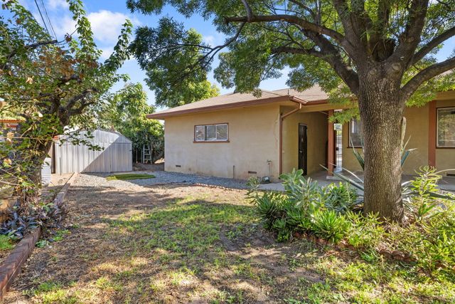 61 N Sinarle Place, Porterville, CA 93257