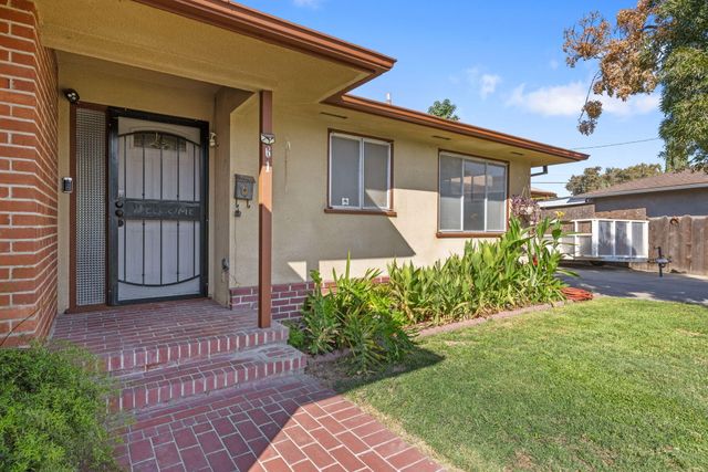 61 N Sinarle Place, Porterville, CA 93257