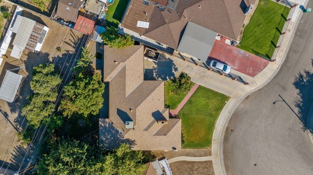 61 N Sinarle Place, Porterville, CA 93257