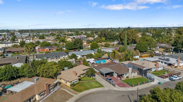 61 N Sinarle Place, Porterville, CA 93257