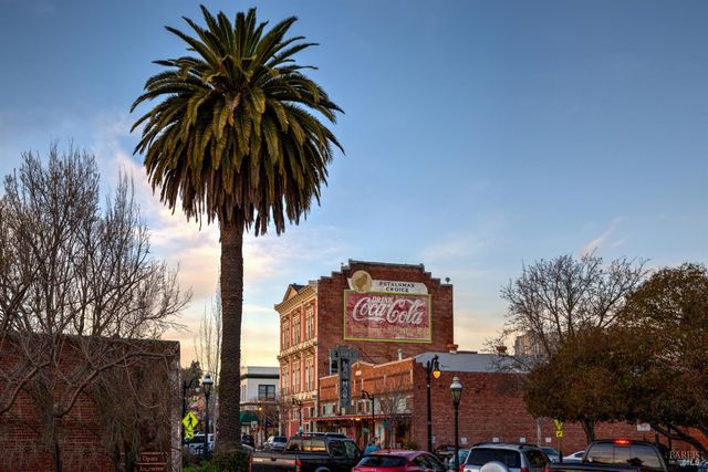 512 Keller St, Petaluma, CA 94952