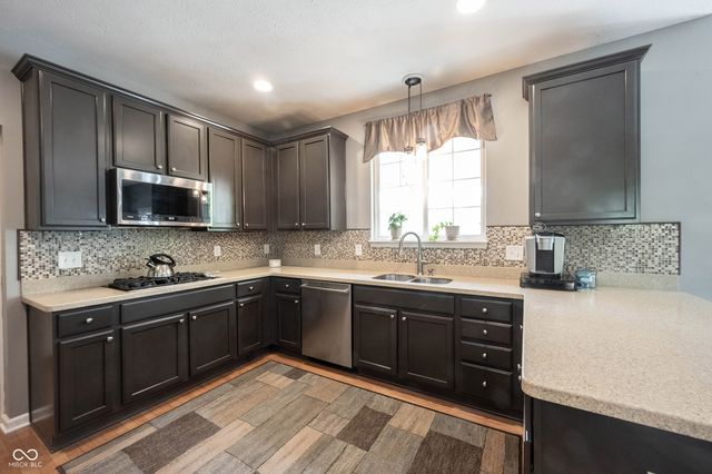 9245 Windrift Way, Zionsville, IN 46077