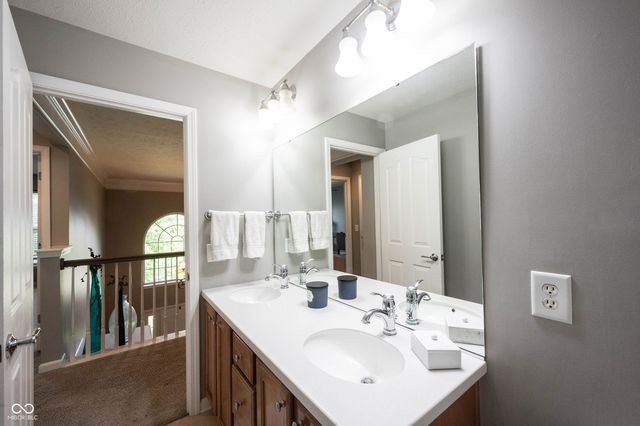 9245 Windrift Way, Zionsville, IN 46077