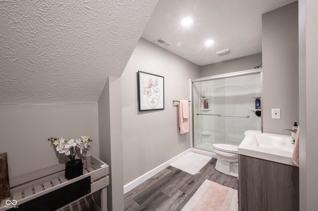 9245 Windrift Way, Zionsville, IN 46077