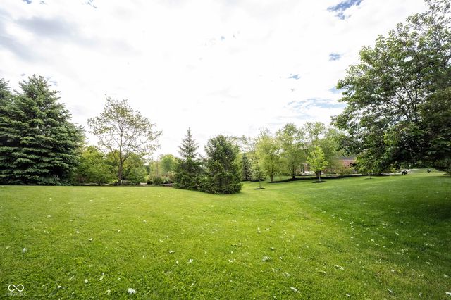 9245 Windrift Way, Zionsville, IN 46077
