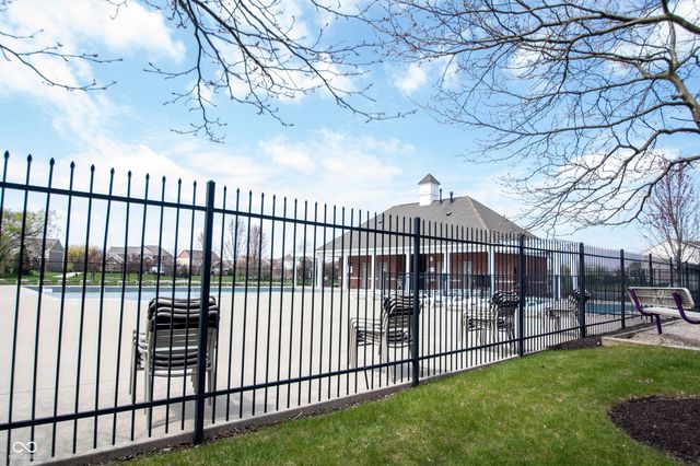 9245 Windrift Way, Zionsville, IN 46077