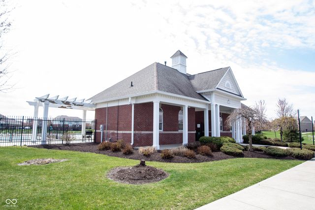 9245 Windrift Way, Zionsville, IN 46077