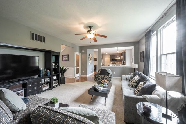 9245 Windrift Way, Zionsville, IN 46077