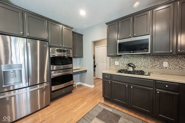 9245 Windrift Way, Zionsville, IN 46077