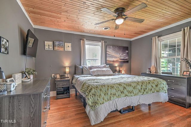 125 Maplelawn Drive, Bristol, TN 37620