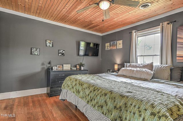 125 Maplelawn Drive, Bristol, TN 37620