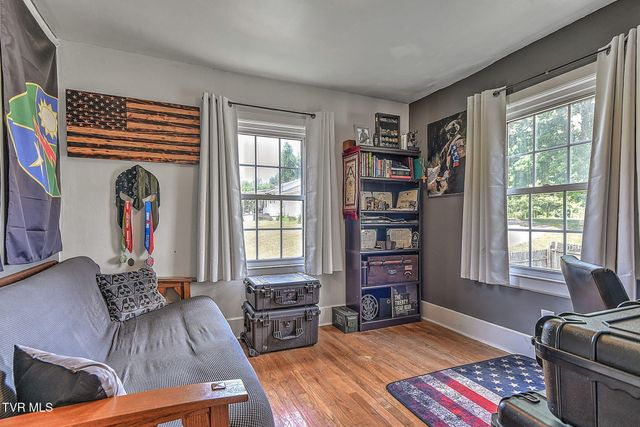 125 Maplelawn Drive, Bristol, TN 37620