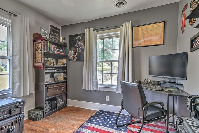125 Maplelawn Drive, Bristol, TN 37620