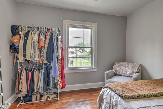 125 Maplelawn Drive, Bristol, TN 37620