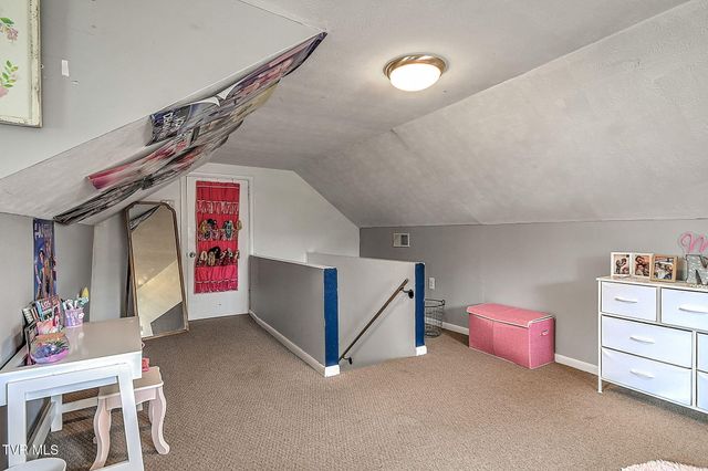 125 Maplelawn Drive, Bristol, TN 37620