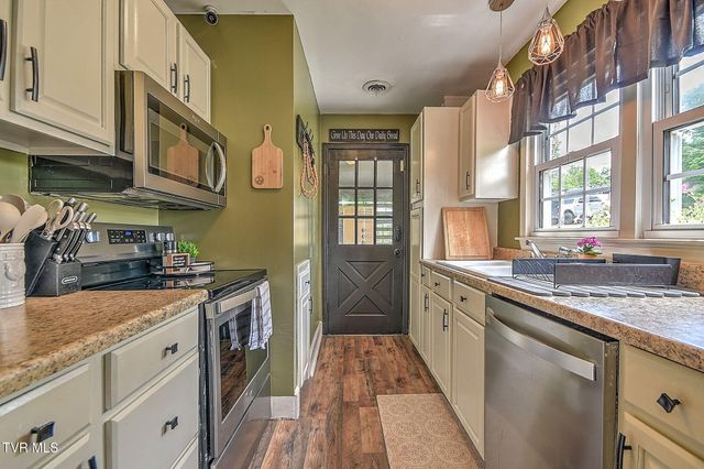 125 Maplelawn Drive, Bristol, TN 37620
