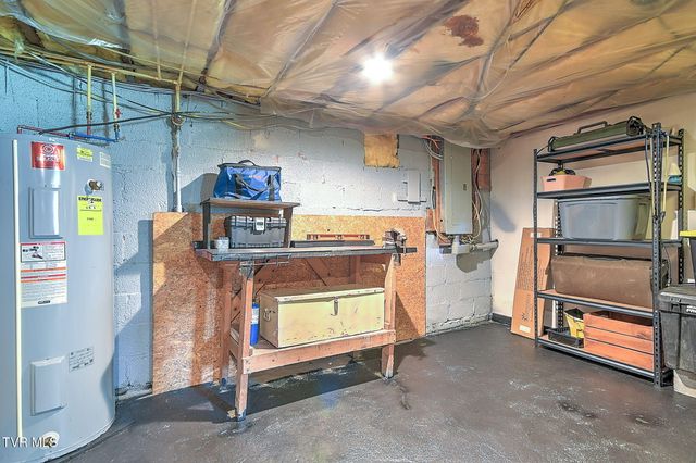 125 Maplelawn Drive, Bristol, TN 37620