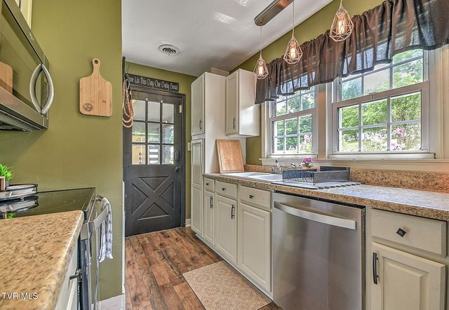 125 Maplelawn Drive, Bristol, TN 37620