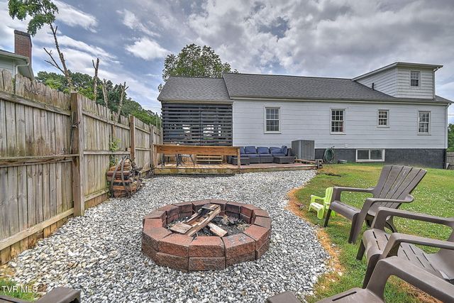 125 Maplelawn Drive, Bristol, TN 37620