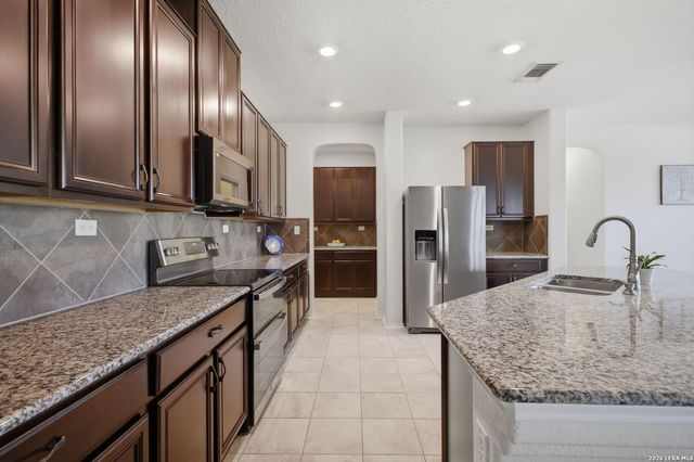 20331 Roche Oak, San Antonio, TX 78259