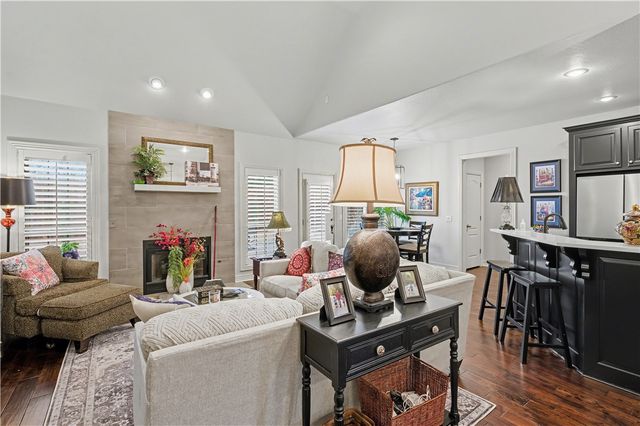 4058 N Zion Valley Drive, Fayetteville, AR 72703