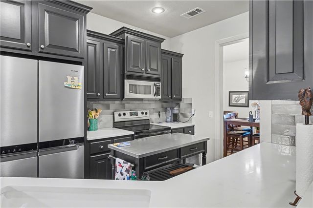 4058 N Zion Valley Drive, Fayetteville, AR 72703