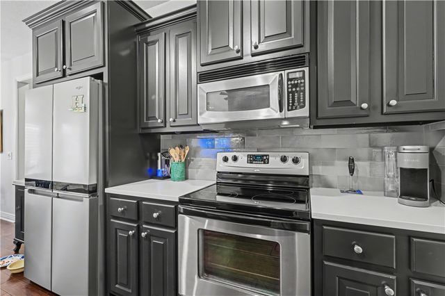 4058 N Zion Valley Drive, Fayetteville, AR 72703