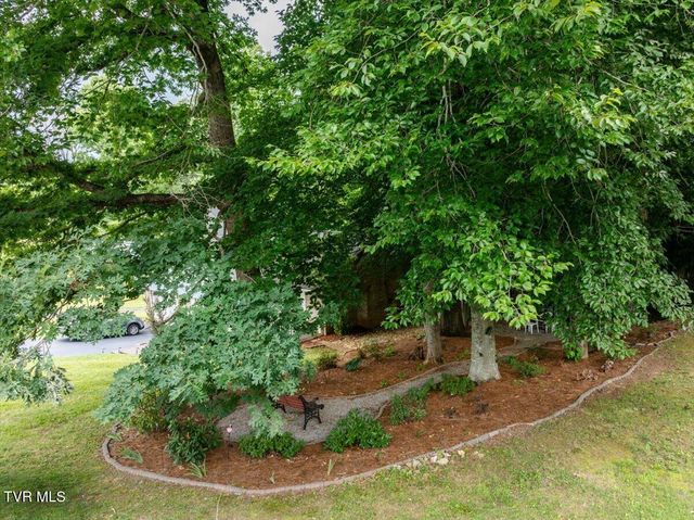 2031 Ridgefield Road, Johnson City, TN 37601