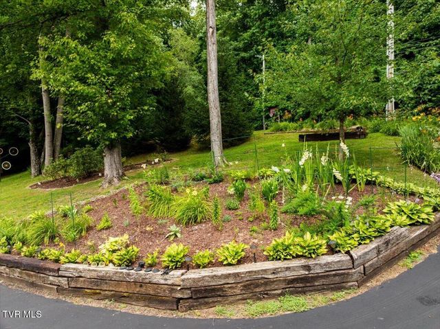2031 Ridgefield Road, Johnson City, TN 37601