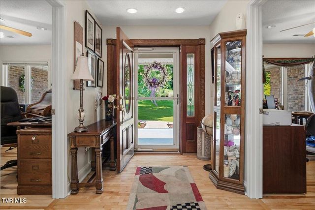 2031 Ridgefield Road, Johnson City, TN 37601