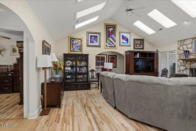 2031 Ridgefield Road, Johnson City, TN 37601